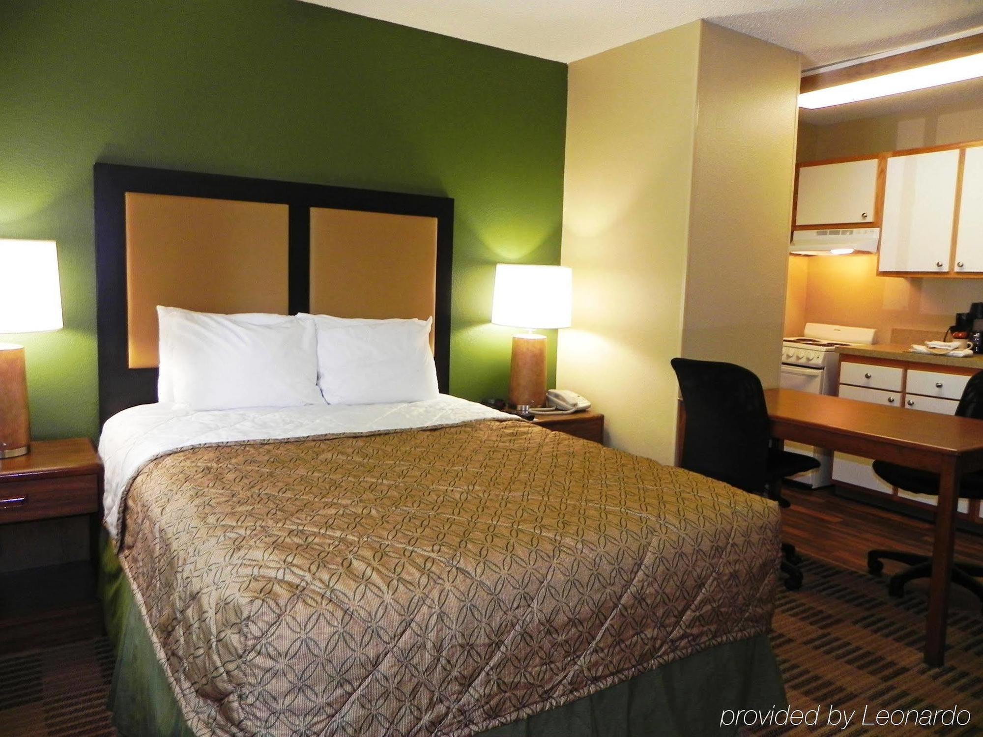 Extended Stay America Select Suites - Charlotte - University Place - E Mccullough Dr Exteriör bild