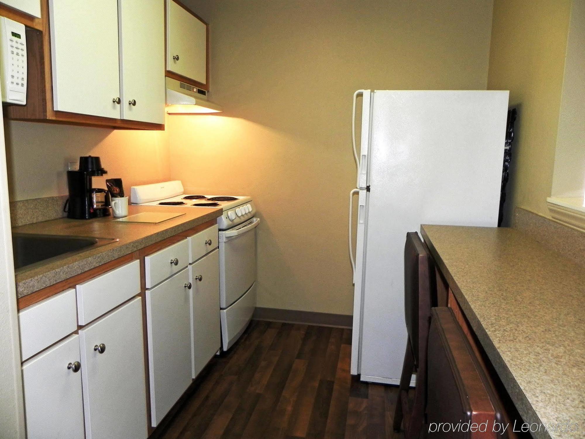 Extended Stay America Select Suites - Charlotte - University Place - E Mccullough Dr Exteriör bild