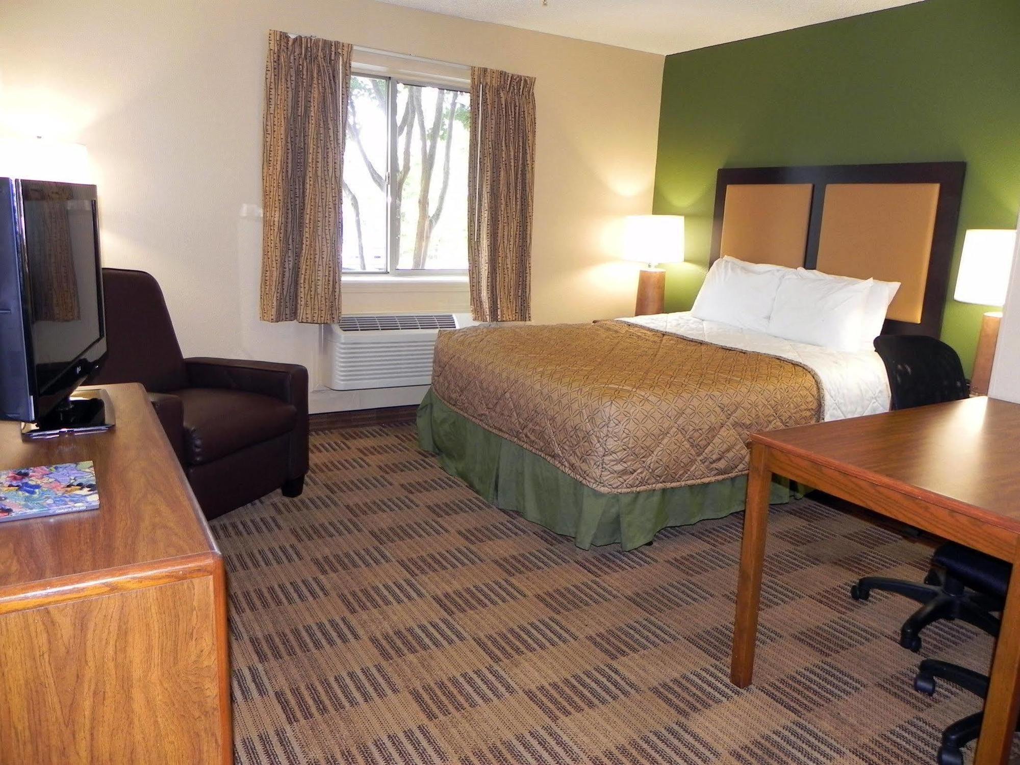 Extended Stay America Select Suites - Charlotte - University Place - E Mccullough Dr Exteriör bild