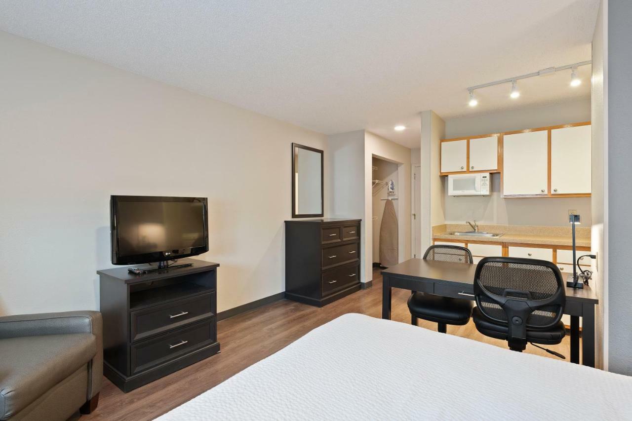 Extended Stay America Select Suites - Charlotte - University Place - E Mccullough Dr Exteriör bild